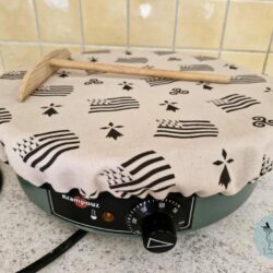 Votre billig ne prendra plus la poussière grâce à son indispensable housse de protection aux motifs de la Bretagne .Fabriquée en Bretagne par BREIZH RAIN'ette dans le 56 !
