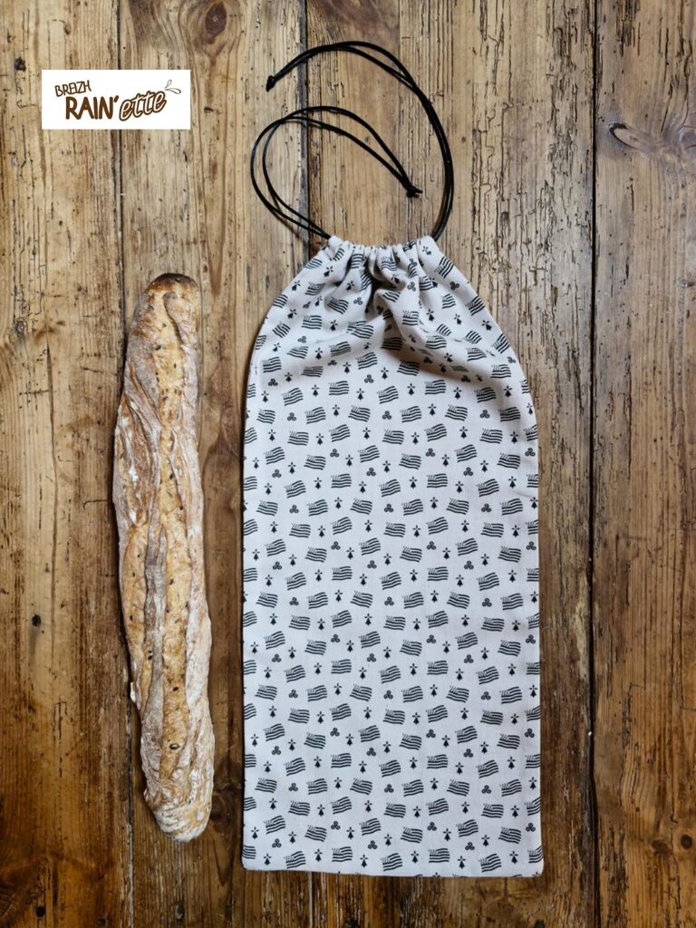 Le petit sac breton qui fera des envieux quand vous irez chercher votre pain à la boulangerie .Fabriqué par BREIZH RAIN'ette en Bretagne