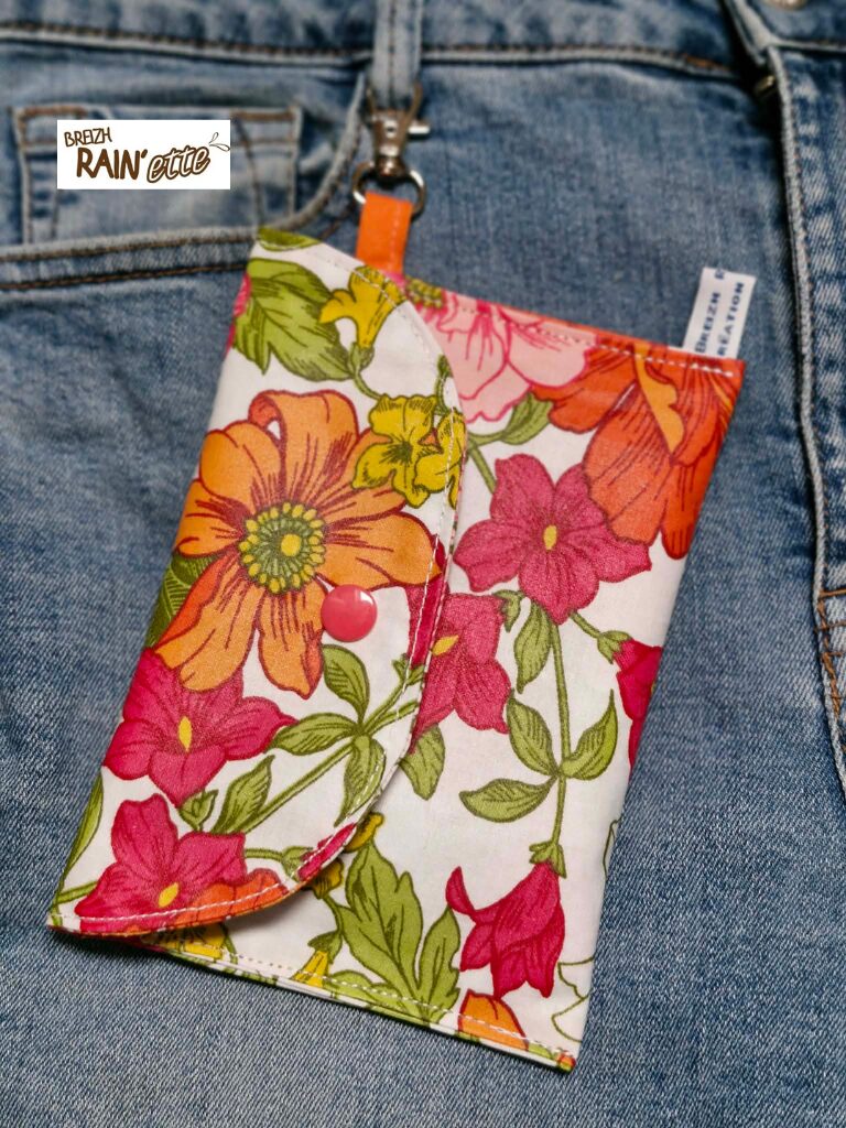 L'indispensable trousse hygiène nomade pour le pipi en pleine nature, randonnée, road trip, festival .... Fabriquée par BREIZH RAIN'ette en Bretagne dans le 56 !