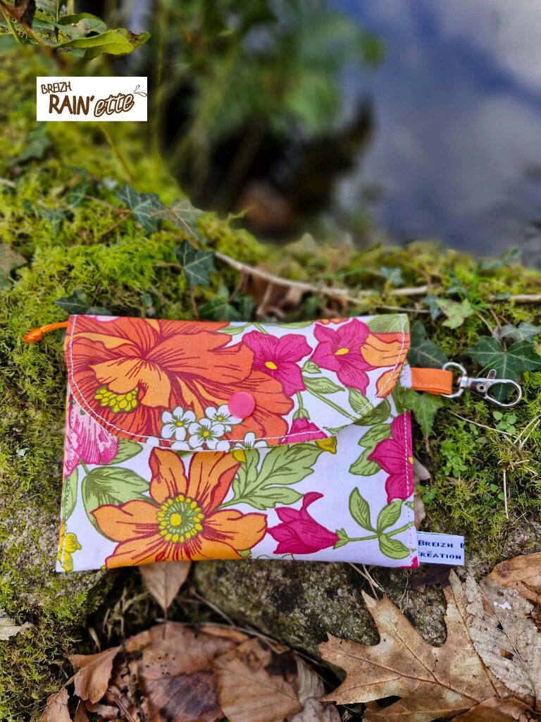 L'indispensable trousse hygiène nomade pour le pipi en pleine nature, randonnée, road trip, festival .... Fabriquée par BREIZH RAIN'ette en Bretagne dans le 56 !